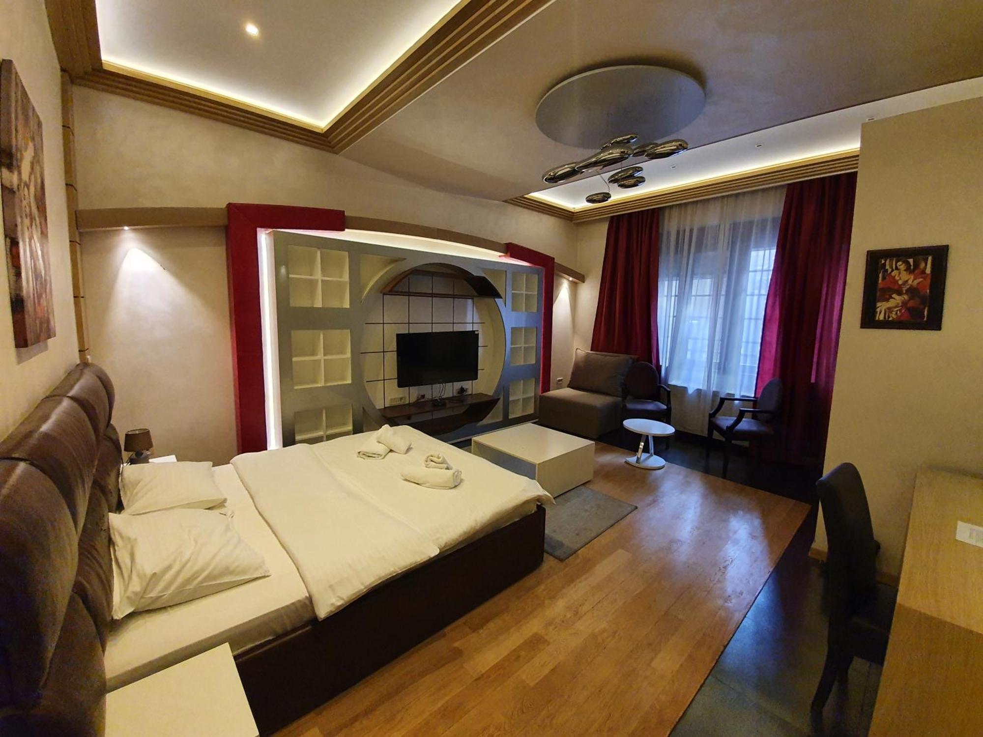 Privilege Suites By Central Park Belgrade Room photo